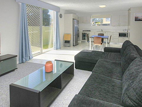 45 Wharf Street - Whole House - Sunshine Coast Tourism 2