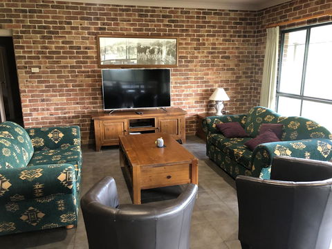 Ironstone Estate Lovedale - Holiday Sunshine Coast 1