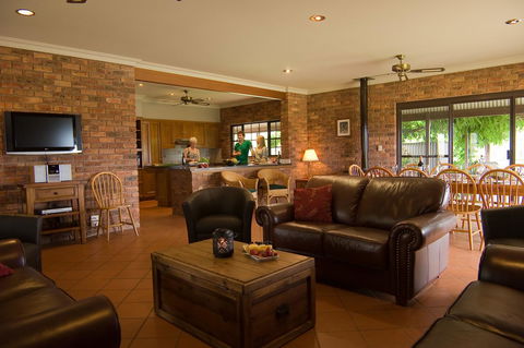 Ironstone Estate Lovedale - Holiday Sunshine Coast 30