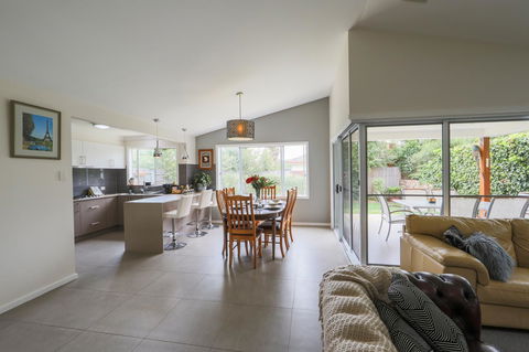 Armidale Cottage - House 2 - Sunshine Coast Tourism 16