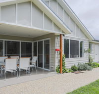 Armidale Cottage - Holiday Sunshine Coast