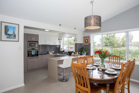 Armidale Cottage - House 2 - Sunshine Coast Tourism 18