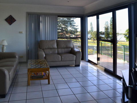 Oxley 8 At Tuncurry - Sunshine Coast Tourism 0