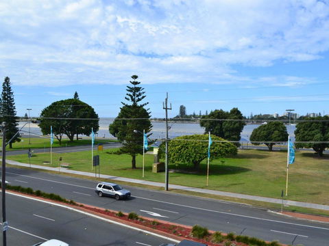 Oxley 8 At Tuncurry - Sunshine Coast Tourism 1