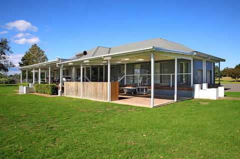 Terara Riverside Retreat - Sunshine Coast Tourism 24