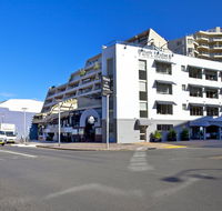Manly Paradise Motel  Apartments - Holiday Sunshine Coast