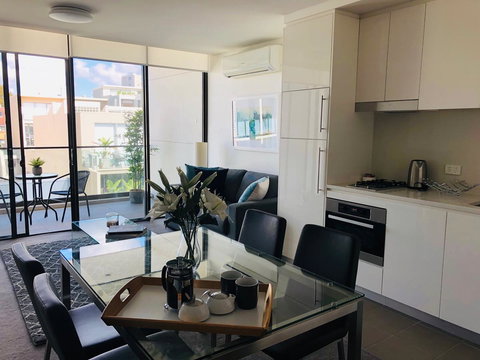 Wyndel Apartments Neutral Bay - The Mint - Holiday Sunshine Coast 10