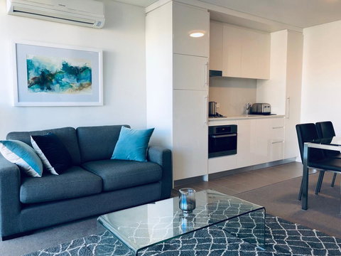 Wyndel Apartments Neutral Bay - The Mint - Holiday Sunshine Coast 1