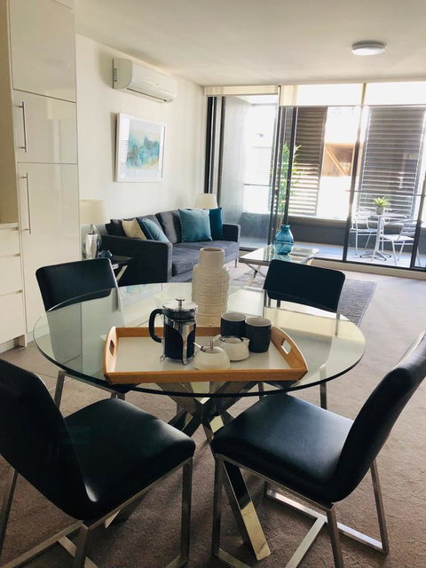 Wyndel Apartments Neutral Bay - The Mint - Holiday Sunshine Coast 11