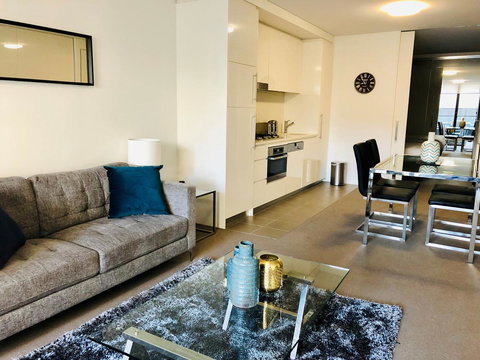 Wyndel Apartments Neutral Bay - The Mint - Holiday Sunshine Coast 8