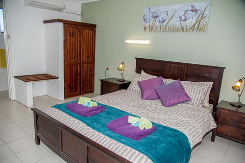 Sinclairs Country Retreat - Sunshine Coast Tourism 24