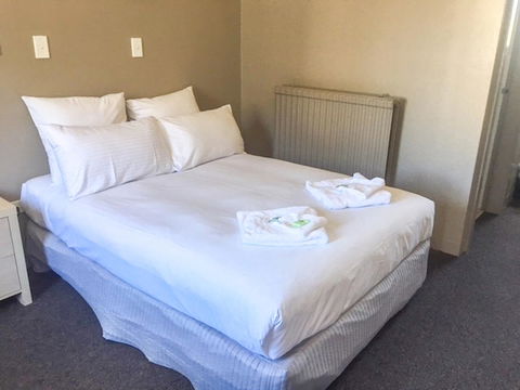 Commercial Hotel Motel Lithgow - Sunshine Coast Tourism 14