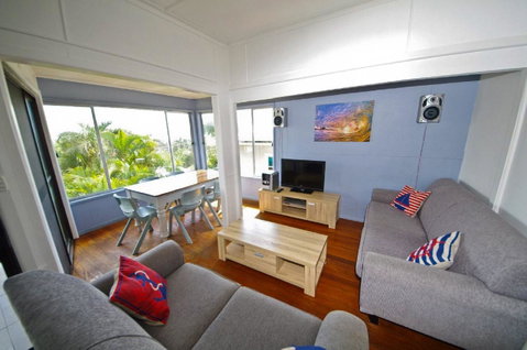 Apollo 1, 9 Hodgson Street - Sunshine Coast Tourism 0