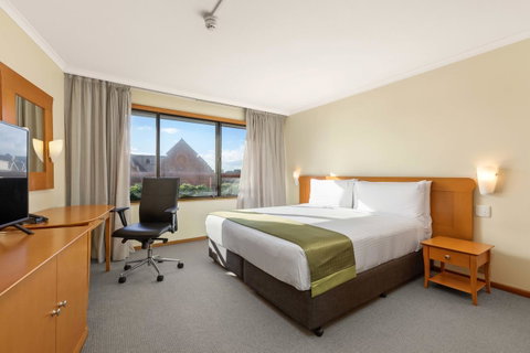 Sydney Harbour Hotel - Sunshine Coast Tourism 3