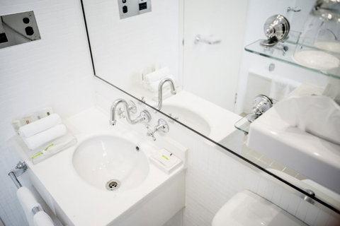 Sydney Harbour Hotel - Sunshine Coast Tourism 13