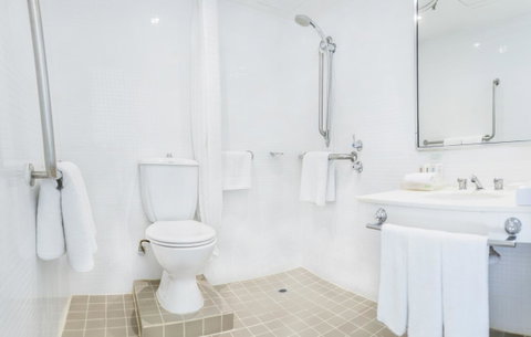 Sydney Harbour Hotel - Sunshine Coast Tourism 11