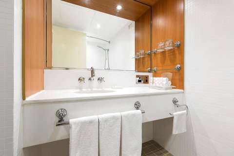 Sydney Harbour Hotel - Sunshine Coast Tourism 6