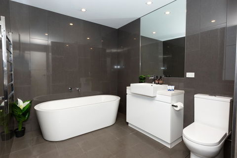 Brand New Executive Apartment - Holiday Sunshine Coast 10