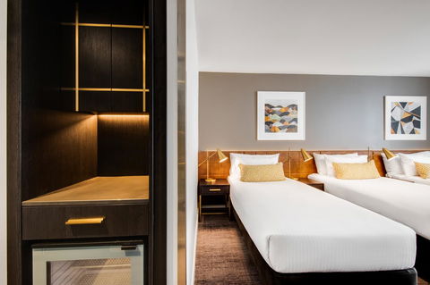 Vibe Hotel Sydney - Sunshine Coast Tourism 7