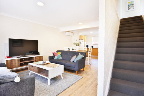 Abode @ Culburra - Pet Friendly - 4 Mins To Beach - Holiday Sunshine Coast 7