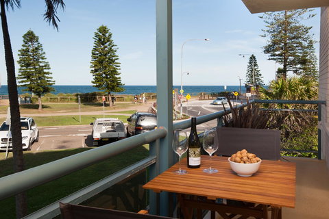 Waterview Beach Apartment - Sunshine Coast Tourism 13