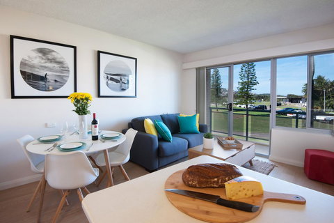 Waterview Beach Apartment - Sunshine Coast Tourism 6