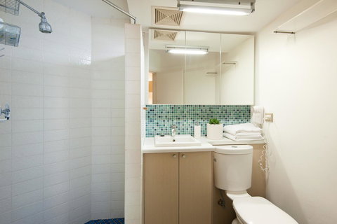 Waterview Beach Apartment - Sunshine Coast Tourism 11