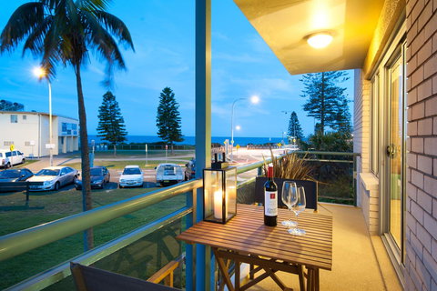 Waterview Beach Apartment - Sunshine Coast Tourism 3