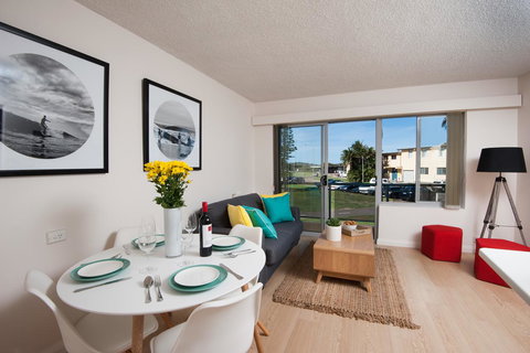 Waterview Beach Apartment - Sunshine Coast Tourism 5