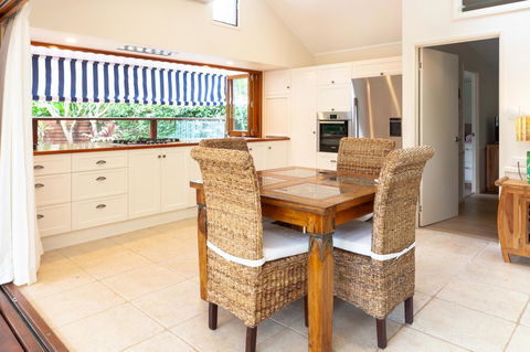 Sanctuary In The Pocket - Holiday Sunshine Coast 26