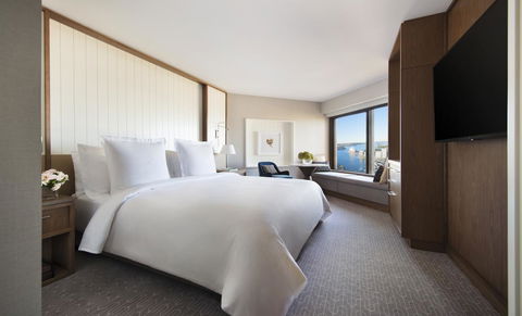 Four Seasons Hotel Sydney - Sunshine Coast Tourism 12