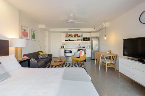 Scandi Beach Apartment - Holiday Sunshine Coast 8