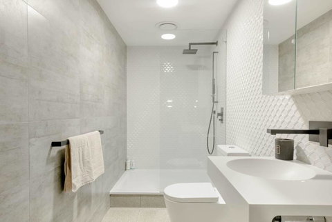 Scandi Beach Apartment - Holiday Sunshine Coast 4