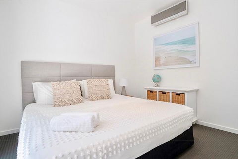 Hastings By The Sea - Sunshine Coast Tourism 4