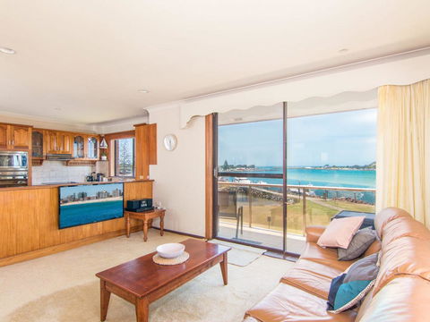 Shoreline 7 - Sunshine Coast Tourism 2