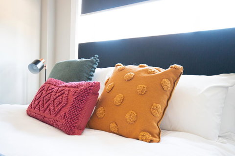 Horse And Jockey Hotel Homebush - Sunshine Coast Tourism 6