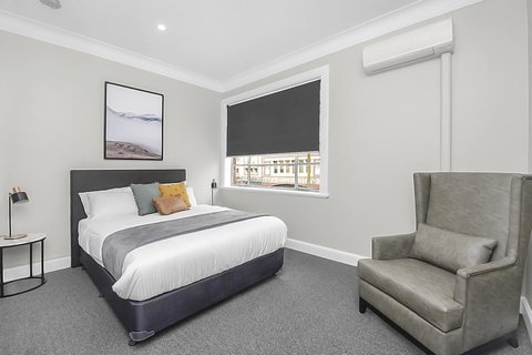 Horse And Jockey Hotel Homebush - Sunshine Coast Tourism 18