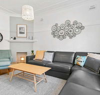 Seaspray - Manly beach apartment close to the sand - Holiday Sunshine Coast