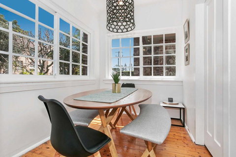 Seaspray - Manly Beach Apartment Close To The Sand - Holiday Sunshine Coast 2