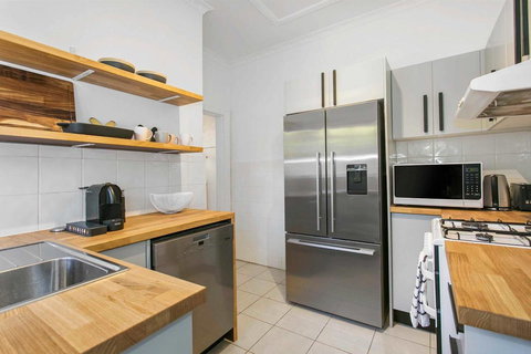 Seaspray - Manly Beach Apartment Close To The Sand - Holiday Sunshine Coast 7