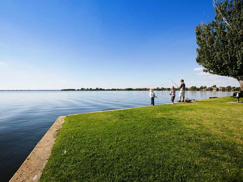 Mulwala Resort - Sunshine Coast Tourism 39