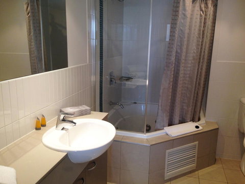 BASE Holidays - Ettalong Beach Premium Apartments - Holiday Sunshine Coast 39