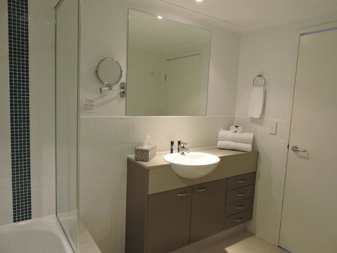 BASE Holidays - Ettalong Beach Premium Apartments - Holiday Sunshine Coast 6