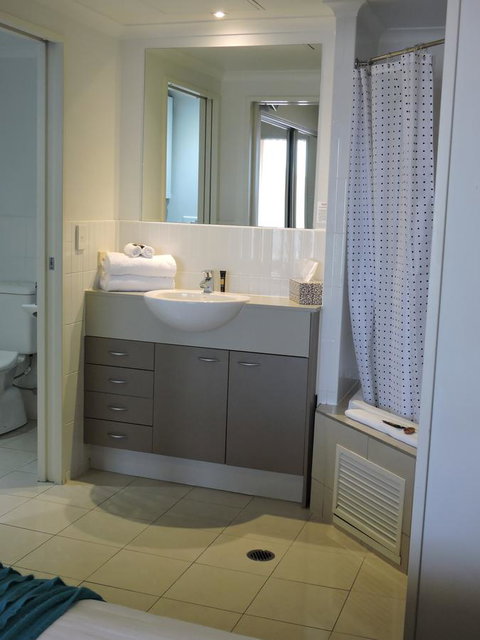 BASE Holidays - Ettalong Beach Premium Apartments - Holiday Sunshine Coast 8