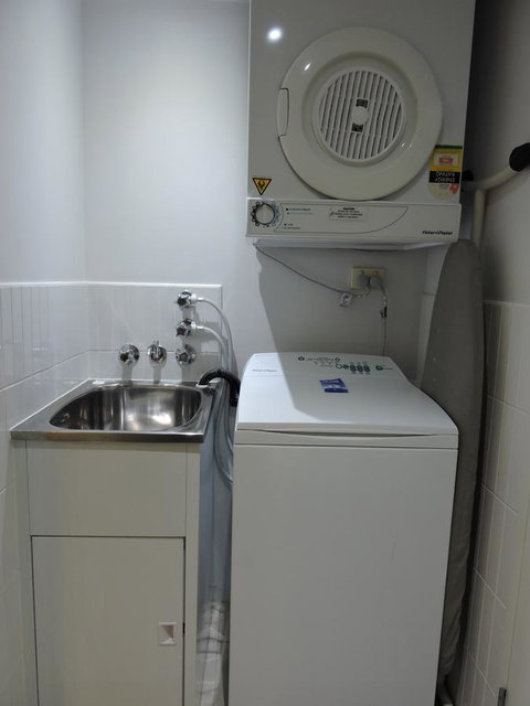 BASE Holidays - Ettalong Beach Premium Apartments - Holiday Sunshine Coast 3