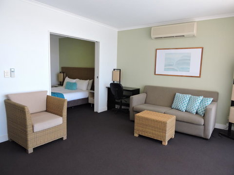 BASE Holidays - Ettalong Beach Premium Apartments - Holiday Sunshine Coast 9
