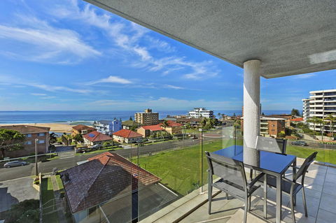 Sandy Cove Apartments - Holiday Sunshine Coast 1