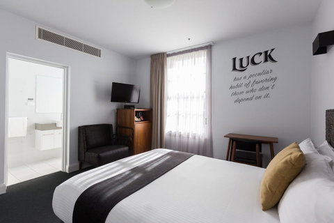 The Lucky Hotel - Sunshine Coast Tourism 24