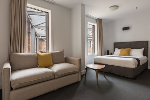 The Lucky Hotel - Sunshine Coast Tourism 18