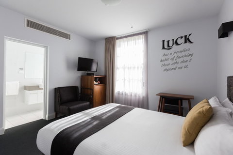 The Lucky Hotel - Sunshine Coast Tourism 3